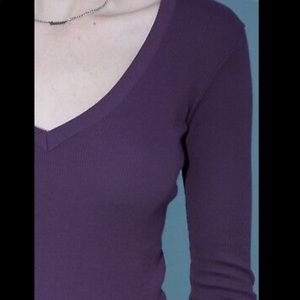 Brandy Melville  Leah long sleeve top v neck